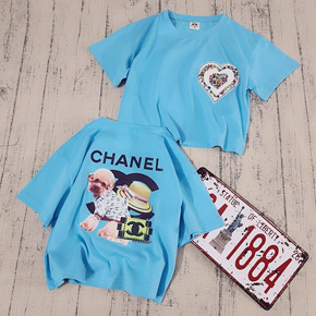 Áo thun cotton croptop kim sa in chanel cho bé gái sành điệu cá tính. size 140-190 tuong ứng bé gái 21-46kg,</Br>
Vải thun cotton t 4  chiều   mềm mại, thoáng mát, co dãn tốt, form croptop  sành điệu dễ mặc </Br>
* Hình in cha.nel mặt sau,, mặt trước kim sa trái tim sành điệu cho bé gái </Br>
* áo dễ mac kết hợp quần jean, chân váy... cho bé đi chơi
* hàng Quảng Châu loại 1, 100% như hình </Br>
bảng size tham khảo </Br>
140-: 21-25kg </Br>
150: 25-28kg </Br>
160: 28-33kg </Br>
170: 32-37kg </Br>
180: 38-43kg </Br>
190: 44-53kg
