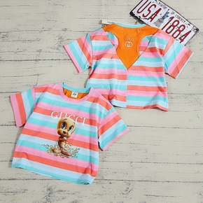 Áo thun cotton sọc croptop  khoét vai in GC cho bé gái sành điệu cá tính. size 140-190 tuong ứng bé gái 21-46kg,</Br>
Vải thun cotton sọc  dệt 4  chiều   mềm mại, thoáng mát, co dãn tốt, form croptop  sành điệu dễ mặc </Br>
* Hình in GU,CCI, mặt sau áo khoét vai sành điệu cho bé gái </Br>
* áo dễ mac kết hợp quần jean, chân váy... cho bé đi chơi
* hàng Quảng Châu loại 1, 100% như hình </Br>
bảng size tham khảo </Br>
140-: 21-25kg </Br>
150: 25-28kg </Br>
160: 28-33kg </Br>
170: 32-37kg </Br>
180: 38-43kg </Br>
190: 44-53kg
