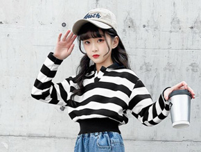 Áo thun cotton croptop tay dài cổ bẻ thời trang- kết hợp quần jean dài . size 130-170 cho bé gái 22-45kg
chất liệu thun cotton sọc dệt dày vừa, cổ bẻ, tay dài, form áo croptop có bo áo, ấm áp và năng động cho bé gái </br>
Áo dễ kết hợp quần jean dài ống suông, hoặc chân váy, cho bé về quê, đi du lich đi dà lạt, sapa, đi chơi... </br>
Bảng size tham khảo </br>
130: 22-26kg </br>
140: 25-28kg </br>
150: 28-32kg </Br>
160: 33-38kg </Br>
170: 38-42kg