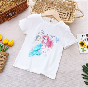 Áo thun cotton 100 kim sa nàng tiên cá ariel cho bé gái. size 110,120.130,140 tương ứng bé 14-27kg </Br>
Vải thun cotton 100%, co dãn 4 chiều,mềm mịn, thoáng mát, mướt tay, thấm mồ hôi </Br>
* siêu phẩm  kim sa hình nàng tiên cá ariel mà bé yêu thích </BR>
* From áo suôn, dễ mặc, hàng QC loại 1, 100% như hình </Br>
bảng size tham khảo </Br>
110: 13-16kg </Br>
120: 16-19kg </Br>
130: 19-23kg </Br>
140: 23-26kg