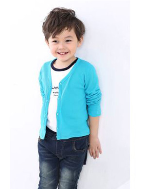 Áo khoác len cardigan mềm mát cho bé trai và gái. size 100-140, bé 11-26kg, chất liệu len mỏng vừa phải, mát, kiểu cardigan nhẹ nhàng cho cả bé trai và gái, hàng đẹp 100% như hình
