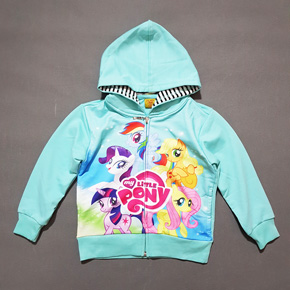 Áo khoác cotton mềm mát hình ngựa pony bảy sắc cầu vồng bé 10-45kg. * size 1-XL tương ứng bé 11-45kg </Br>
* vải thun cotton da cá vừa phải, mềm nhẹ, không nóng, co dãn tốt </Br>
* hình in ngựa pony bảy sắc cầu vồng dễ thương mà bé yêu thích </BR>
Sản xuất tại Việt nam </Br>
Size tham khảo : </Br>
1- 5 tương ứng bé 11-18kg, 135k </Br>
6-8: tương ứng bé 19-26kg, 145k </Br>
S-XL tuomg ứng 27-45kg, 150-160k