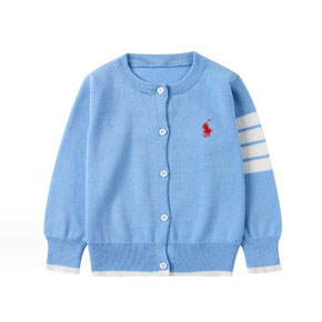 áo khoác len dệt kim phong cách cardigan mềm mại ấm áp thêu ngựa tay phối cho bé trai. size 5,6,7,8 Y tương ứng 20-40kg </Br>
* chất liệu len dệt kim mềm mại, co dãn tốt, độ dày vừa phải, hình thêu ngựa P.o.lo tay phối sọc nam tính cho bé trai  </Br>
* áo thích hợp làm áo khoác nhẹ , mặc giữ ấm mùa thu, che nắng mua hè, quanh năm đều tiện lợi </BR>
* hàng dệt Quảng Châu 100% như hình </Br>
Bảng size tham khảo </Br>
5Y( 120): 21-25kg </Br>
6Y( 130): 25-29kg </Br>
7(y) (140) 30-35kg </bR>
8(y) 35-40kg