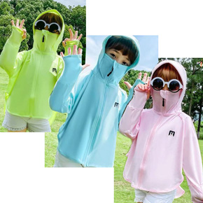 Áo khoác thông hơi chống nắng họa tiết thỏ xinh chữ M cho bé trai và gái. size L, XL cho bé 2-9 tuổi </br>
Chất liệu vải thông hơi chống nắng, mềm mát, mặc nhẹ tênh, bé mặc là ghiền </br>
Thiết kế có mũ vành, dây kéo đến miệng thay cho khẩu trang, tay xỏ ngón bảo vệ bàn tay bé </br>
From rộng, lửng ngang lưng, thoải mái và mát mẻ cho xuân hè, bé mặc đi học, đi chơi, bảo vệ làn da bé </br>
Họa tiết thỏ chữ M , 3 màu hồng, xanh biển, xanh dạ quang cho cả bé trai và gái </br>
bảng size tham khảo </Br>
L: cho bé 2-5t, cao 90-110cm, </br>
XL: cho bé 5-9t, cao 115-140cm