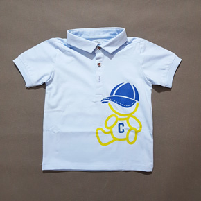 Áo thun cotton  cổ bẻ in chú gấu hạnh phúc cho con trai. size 1-14t, tương ứng bé 10-35kg, vải thun cotton 4 chiều mềm mại, mướt tay, co dãn tốt, cổ bẻ, hiình in chìm kg bong tróc, họa tiết chú gấu xinh xắn và hạnh phúc cho bé trai nhỏ, áo màu xanh biển sang trọng, dễ phối cùng quần jean, dây đeo, kaki,, cho bé đi chơi, sản xuất tại Việt Nam
