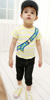 Bộ Túi Siêu Nhân Quần Giả Jean phong cách. size 100-140, tương ứng bé 1-6t, 12-25kg, áo thun sọc in túi siêu nhân chất liệu mềm đẹp, quần giả jean ôm phong cách Hàn Quốc, đặc biệt lưng quần co dãn tốt, chất giả jean mềm.