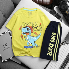 Bộ thun cotton vải xuất mềm mát in khủng long dễ thương cho bé trai. size 4-14 tuong ứng bé trai 13-42kg </br>
chất liệu thun cotton xuất, mềm mại, co dãn 4 chiều, thấm hút mồ hôi, hình in bộ sưu tập khủng long dễ thương mà các bé yêu thích </br>
Bộ mặc nhà, đi học,, mát me thích hợp cho xuân hè </br>
bảng size tham khảo </br>
4: 13-16kg </br>
6: 15-19kg </br>
8: 20-25kg </br>
10: 25-30kg </br>
12: 31-36kg </br>
14: 37-42kg