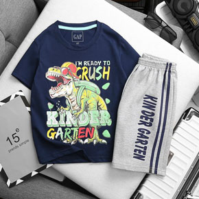 Bộ thun cotton vải xuất mềm mát in khủng long dễ thương cho bé trai. size 4-14 tuong ứng bé trai 13-42kg </br>
chất liệu thun cotton xuất, mềm mại, co dãn 4 chiều, thấm hút mồ hôi, hình in bộ sưu tập khủng long dễ thương mà các bé yêu thích </br>
Bộ mặc nhà, đi học,, mát me thích hợp cho xuân hè </br>
bảng size tham khảo </br>
4: 13-16kg </br>
6: 15-19kg </br>
8: 20-25kg </br>
10: 25-30kg </br>
12: 31-36kg </br>
14: 37-42kg