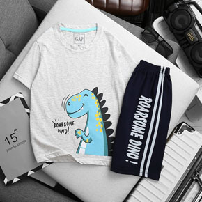 Bộ thun cotton vải xuất mềm mát in khủng long dễ thương cho bé trai. size 4-14 tuong ứng bé trai 13-42kg </br>
chất liệu thun cotton xuất, mềm mại, co dãn 4 chiều, thấm hút mồ hôi, hình in bộ sưu tập khủng long dễ thương mà các bé yêu thích </br>
Bộ mặc nhà, đi học,, mát me thích hợp cho xuân hè </br>
bảng size tham khảo </br>
4: 13-16kg </br>
6: 15-19kg </br>
8: 20-25kg </br>
10: 25-30kg </br>
12: 31-36kg </br>
14: 37-42kg