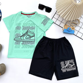 Bộ thun thể thao  jor.dan in giày cho con trai lớn 55-82kg. size 20-28 tương ứng 55-85kg <br>
chất liệu thun thể thao mềm mát, form to, thoải mái, kiểu dáng thể thao, hình in chữ và giày cho con trai lớn 55-85kg </br>
Bộ mặc nhà, đi học đi chơi, chạy bộ, đá banh đều được </br>
Bảng size tham khảo </br>
20: 55-60kg </br>
22: 60-64kg </br>
24: 65-69kg </br>
26: 70-76kg </br>
28: 76-82kg
