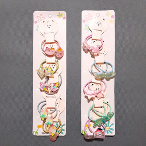 Combo 5 bộ buộc tóc kiitty pony thỏ hồng đá lấp lánh món quà dể thương bé gái. Bộ gồm bộ buộc theo màu và chủ đề như hình chụp, món quà dễ thương làm đẹp cho con gái </Br>
là con gái phải xinh nhé các mẹ, em về  2 mẫu buộc tóc handmade siêu xinh cho con gái 2-10 tuổi </Br>
Gia chi 50k set 5 bộ kèm vỉ như hình chụp, 