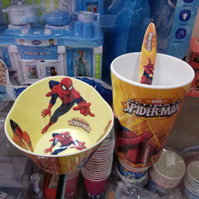 Bộ chén ăn , ly uống nước hoạt hình người nhện spiderman bé trai. Chất liệu nhựa melamin cao cấp, , hình in người nhện spiderman cho bé thích thú với bữa ăn, Hàng TQXK cao cấp, 100% y hình, an toàn cho bé, chén ăn lớn cho bé thoải mái đựng cơm, thức ăn, làm bữa ăn thêm sinh động và ngon miệng cho bé trai 
.