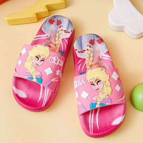 Dép lê quai ngang hoạt hình công chúa elsa hồng ngọt ngào cho bé gái. ize 26-35 cho bé 2-10 tuổi </Br>
Chất liệu nhựa đúc mềm, dẻo, có thể bẻ cong , chắc chắn mà vẫn nhẹ nhàng nâng niu bàn chân bé </Br>
Hình in sắc nét spiderman, elsa, pony, peppa, ... mà các bé yêu thích,  </Br>
Dép lê tiện lợi cho bé đi hoc, di biển đi chơi đi dâu cũng duoc ạ </Br>
Bảng size tham khảo </Br>
26: dép 16cm - lòng chân 15cm, </Br>
27: dép 16.5cm - lòng chân 15.5cm, </Br>
28: dép 17cm - lòng chân 16cm, </Br>
29: dép 17.5cm - lòng chân 16.5cm, </Br>
30: dép 18cm - lòng chân 17cm, </Br>
31: dép 19cm - lòng chân 18cm, </Br>
32 dép 19.5cm - lòng chân 18.5cm, </Br>
33: dép 20cm - lòng chân 19cm, </Br>
34: dép 20.5cm - lòng chân 19.5cm, </Br>
35 dép 21cm - lòng chân 20cm, </Br>