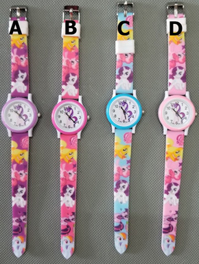 Đồng hồ chạy kim họa tiết ngựa Pony cho bé gái. Đồng hồ điện tử trẻ em ngựa pony dễ thương, màu sắc họa tiết làm bé rất thích thú, giúp bé tập xem giờ và luyện tập cách tuân thủ thời gian, một đức tính giúp bé ý thức quý giá thời gian ngày ngày từ sớm. </Br>
Free size cho bé 3-10 tuổi, hàng TQXK ,  </Br>
Có gì đặc biệt trong mẫu đồng hồ này ? </Br>
* Mặt tròn, dường kính mặt 25cm,  bề ngang dây 10cm, đục lỗ sẵn </Br>
* dây simili mềm, họa tiết in toàn dây, 3 màu hồng xanh cho bé lựa chọn </Br>
* Kiểu đồng hồ chạy kim giúp bé tập xem giờ ạ
* họa tiết hoạt hình mà các bé yêu thích như spiderman, elsa, mc queen, paw patrol, peppa, pony... </Br>
* Món quà nhỏ đáng yêu cho các bé dịp sinh nhật, lễ hội, làm phần thưởng cho bé </Br>
* Chống nước: chịu nước nhẹ khi rửa tay </Br>
* Bảo hành : không </BR>
* sản xuất tại TQ ạ, mẫu này shop không bảo hành, nhưng sẽ kiểm tra kỹ truoc khi giao