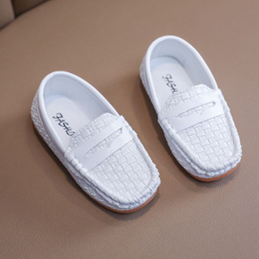 Giày mọi phối caro trắng cho bé trai nhỏ sinh nhật thôi nôi. size 21-25 tương ứng bé 1-3 tuổi </Br>
Chất liệu da PU mềm mại, kiểu dáng đan lưới caro cho bé trai </Br>
From giày mọi có bề ngang, dãn nhẹ, mềm và êm chân, đế cao su nhẹ thích hợp cho bé trai 1-3 tuổi </Br>
hàng Qc 100% như hình </Br>
bảng size tham khảo, form giày chuẩn </Br>
21: Giày dài 14cm, tương ứng lòng chân 12-12,5cm </Br>
22: giày dài 14,5cm, tương ứng lòng chân 12,5-13cm </Br>
23: giày dài 15cm, tương ứng lòng chân 13.13,5cm </Br>
24: giày dài 15,5cm tương ứng lòng chân 13,5-14cm </Br>
25: giày dài 16cm , tương ứng lòng chân 14.-14,5cm
