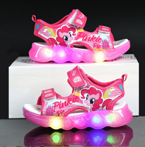 Giày sandal pony pinkye hồng chớp đèn sáng cho bé gái. size 26-30 tương ứng bé 2-6 tuổi </Br>
* Chất liệu simili, hình in và thêu họa tiết pony hồng dễ thương cho bé gái </BR>
* giày chớp đèn, cho bé đi học đi chơi, thoáng mát nhẹ nhàng êm chân </Br>
Hàng Qc loai 1 100% như hình </Br>
bảng size tham khảo, form giày chuẩn, các thông số đo theo chiều dài giày, lòng chân bé ( từ gót chân đén ngón cái chân  </Br>
size 26 giày 17.5cm, lòng chân 16cm </Br>
size 27 giày 18cm, lòng chân 17cm </Br>
size 28 giày 19cm, lòng chân 17.5cm </Br>
size 29 giày 19.5cm, lòng chân 18cm </Br>
size 30 giày 20cm, lòng chân 18.5cm </Br>

