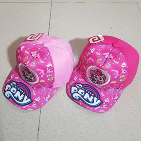Nón kết hoạt hình Pony ngựa hình thêu sắc nét cho bé gái. kích cỡ nón 48-52cm, bé 3-8 tuổi, vải dày dặn, hình in và thêu ngựa pony unicorn cầu vồng sắc nét cho bé gái
Sản xuất tại Việt Nam, " nón không chỉ che mưa nắng, nón còn là thời trang và niềm vui yêu thích của bé #
