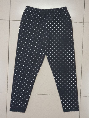 Quần legging dài bé gái in chấm bi dễ thương. size 1-10t , bé 8-25kg, vải thun cotton 4 chiều co dãn tốt, hình in chấm bi dể thương, vải mịn đẹp, form chuẩn, Việt Nam
