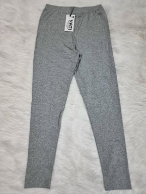 Quần legging dài vải dày đẹp co dãn tốt size 40-60kg. size S,M,L tương ứng bé gái lớn hoac nữ từ 40-60kg cao 145 den 165cm </Br>
* Chất liệu vải dày đẹp, co dãn tốt, hàng may kỹ, from chuẩn </Br>
* Thích hợp mặc ở nhà, đi chơi, tập thể thao gym yoga... cho bé gái tuổi teen và các bạn nữ </Br>
bảng size tham khảo: </Br>
S: 41-46kg chiều cao 1,45-1,53m </Br>
M: 46-53kg chieu cao 1,5-1,6m </Br>
L: 54-62kg chiều cao 1,55-1,65m. </Br>
lưu ý đối với các bé có chiều cao thấp , có bụng hoac dùi có thế trừ hao 1 size, riêng các bạn nữ thích form legging đẹp thì form này chuẩn theo cân nặng và chiều cao trên