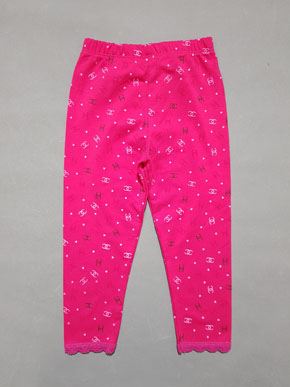 Quần legging dài họa tiết chữ  xinh xắn và ấm áp cho bé gái. size 1-10t, bé 8-25kg, chất thun cotton 100%, co dãn 4 chiều, form quần dài, hình in họa tiết  chữ và bi xinh dễ thương  và ấm áp cho bé gái, bé mặc kết hợp áo rất xinh Việt Nam </Br>
size 1-3t, bé 8-13kg, giá 45k </Br>
size 4-6t, bé 14-18kg giá 50k </Br>
size 7.8-9,10 bé 19-25kg. giá 55k </Br>
size 10: 23-26kg, gia 60k
