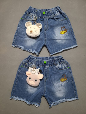 Quần short jean tua lai kèm phụ kiện gấu chuột heo xinh cho bé gái 28-55kg. size  S-3XLtương ứng bé 28-53kg, jeen cotton co dãn mạnh, quần tua lai, hình thêu ong, kèm gấu ( hoac chuột, heo.. xinh cho bé gái, from quần dẹp </Br>
Bảng size tham khảo </Br>
S: 27-30kg</Br>
M: 30-35kg </Br>
L: 34-37kg </Br>
XL: 37-40kg </Br>
2XL:40-44kg </Br>
3XL 45-50kg </Br>
34: 46-50kg </Br>
35: 49-53kg
