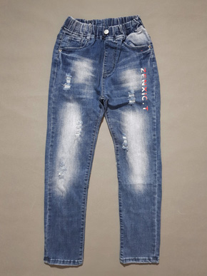 Quần jean dài lưng thun in chữ from dài cho con trai lớn. size 26-30, bé 30-45kg, 6-12 tuổi, cao 1,2m-1.5m, jean cotton thun mềm mại, co dãn, wast rách bụi bặm, ngầu cho bé trai lớn form quần thích hợp cho bé ôm cao, chân dài, lưng thun mềm, co dãn, Việt Nam </Br>
Thông số size (đo lúc chưa giãn< </Br>
size 26: dài quần 85cm, ngang lưng 28*2, dài đáy 26cm </Br>
size 27, dài quần 86cm, ngang lưng 28,5*2, dài đáy 26,5cm </Br>
size 28, dài quần 87cm, ngang lưng 29*2cm, dài đáy 27cm </Br>
size 29. dài quần 88cm, ngang lưng 29,5cm dài đáy 27cm </Br>
size 30, dài quan 90cm, ngang lưng 30*2cm, dài đáy 27,5cm 