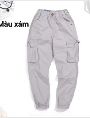 Quần kaki joggger túi hộp kiểu dáng thể thao cho bé trai và gái 25-45kg. size 9-14t, tương ứng 25-45kg </Br>
Chất vải kaki coton, co dãn, lưng thun, form quần jogger túi hộp </Br>
Kiểu dáng thể thao, thích hợp cho bé trai và gái, năng động khỏe khoắn </Br>
Sản xuất tại Việt Nam </Br>
Bảng size tham khảo: </Br>
size 9: 25-28kg  </Br>
size 10: 29-33kg </Br>
size 11; 33-36kg </Br>
size 12: 36-39kg </Br>
size 13: 39-42kg </Br>
size 14: 42-46kg </Br>
bảng size chuẩn mặc vừa thoải mái, quần bo theo chuẩn jogger, bé bụng bự hoac dài người có thể nâng thêm size </Br>
gia 180-190
