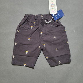 Quần lửng kaki thun mềm co dãn in tàu thuyền màu xám chuột cho bé trai nhỏ. size 1-8 tuong ứng bé 8-25kg, vải kaki thun mềm mại, co dãn, hình in tàu thuyền cho bé trai nhỏ, form quần lửng dễ mặc, màu xám chuột dễ phối cùng áo thun sơ mi cho bé trai nhỏ </Br>
bảng size tham khảo </Br>
1: 8-10kg </Br>
2: 10-12kg </Br>
3: 12-14kg </Br>
4: 14-16kg </Br>
5: 15-17kg </Br>
6: 17-19kg </Br>
7: 19-22kg </Br>
8: 22-24kg