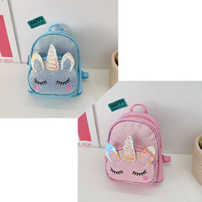 Balo mini nhỏ kim tuyến ngựa unicorn 1 sừng cho mẹ và bé gái đi du lịch đi chơi. kích cỡ 20*19*10cm, cho bé từ 3-15 tuổi , chất liệu simimi mềm mại ạ </Br>
Mặt trước balo phủ kim tuyến, tạo hình ngựa 1 sừng  đáng yêu mà các bé yêu thích </BR>
* Một phụ kiện túi xách dễ thương cho bé diện cùng đầm đi chơi </Br>
* Một chiếc balo nhỏ cho con gái dựng sũa, nước, khăn giấy, ,,, và vật dụng cá nhân đi du lịch và dã ngoại </Br>
* Một món quà nhỏ xinh cho bé dịp sinh nhật,  quốc tế thiếu nhi, giáng sinh, lễ tết.. 