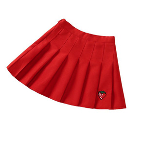 Váy quần xếp ly thêu quả dâu dễ thương cho bé gái. size 130,140,150,160 tương ứng bé 20-40kg </Br>
* Chất vải cát xếp ly đứng form, lưng thun phía sau mềm mại thoải mái, có quần thun bên trong , hình thêu quả dâu nhỏ dễ thương cho bé gái </Br>
Bảng size tham khảo </Br>
size 110: 14-17kg </br>
size 120 17-20kg </Br>
size 130: 20-25kg </Br>
size 140: 25-30kg </Br>
size 150: 30-35kg </Br>
size 160: 35-40kg </Br>
Gia 155-160k