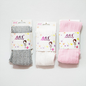 Vớ quần len gân sọc chìm cho bé gái. size 95,105, 115, 125 .1 35 bé từ 2-10 tuổi, 12-35kg chất liệu len gân , sọc chìm sang chảnh cho bé gái, 3 màu xám, hồng, xám dậm cho bé gái </Br>
bảng size tham khảo </Br>
95: 11-14kg </Br>
105: 14-18kg </Br>
115: 19-25kg </Br>
125 26-31kg </Br>
135: 30-36kg
