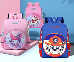 Balo đi học hoạt hình kuromi kitty pony paw patrol cho bé mẩu giáo mầm non. Comback school !  Bé trở lại trường trong niềm vui phấn khởi với bộ đồng phục mới, quần áo giày dép mới và 1 người bạn đồng hành không thể thiếu " chiếc balo mới" </Br>
***chất liệu vải dù  không thấm nước, phối simili in hoạt hình kuromi, kittym pony, paw patrol biệt đội chó cứu hộ, sky...mà các bé yêu thích,</BR>
 **Kích thước 32*26*12cm thích hợp cho bé mẫu giáo 3-5 tuổi, </Br>
*** Hình in mà các bé yêu thích. Thiết kế 2 ngăn rộng rãi, tiện lợi cho bé. có ngan ngoài đựng nước sữa,  Hàng nhâp Quảng Châu mẫu mã chắc chắn y hình </br>
*** có 3 màu hồng phấn kuromi, hồng sen kitty, xanh paw 
