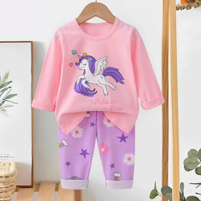 Bộ thun tay dài in ngựa pony tím vải cotton cao cấp mềm mại dày vừa ấm áp cho bé gái. size 70-95 tuong ứng bé  16-36kg </Br>
Chất vải cotton cao cấp, mềm mại, co dãn tốt, hình in thấm trong từng sợi vải nên không bong tróc, ấm áp cho bé gái, họa tiết nàng tiên cá ariel xinh xắn </Br>
Bé mac đi chơi dà lạt, di ra ngoài khi trời lạnh hoac mặc ngủ máy lạnh dều duoc ạ </Br>
Hàng QC loại 1, bao đẹp, màu sắc giống hình chụp tại shop </Br>
70: 15-18kg </Br>
75: 18-22kg </Br>
80: 23-26kg </Br>
85: 25-29kg </Br>
90:: 29-33kg </Br>
95L 33-36kg </Br>
gia 135-145k