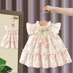Đầm cotton hoa tulip thỏ mùa hè cho bé gái nhỏ di chơi sinh nhật thôi nôi. Một chiếc đầm nhí xinh xắn đáng yêu cho con gái nhỏ diện  thôi nôi, lễ tết. hàng xưởng Quang Châu 100% như hình </br>
Chất liệu cotton in hoa tulip mềm mại, váy may 2 tầng, đính nơ hoa tuplip, , tùng bí,  an toàn cho bé,  vừa xinh vừa nổi bật cho bé gái </br>
Kích thước váy </br>
size 10; chiều dài 45-47cm </br>
size 12; chiều dài 47-50cm </br> </br>
bảng size tham khảo, form đầm thích hợp cho bé tròn bụ bẫm </br>
size 10: bé 10-15 tháng, 9-12kg cao 70-75cm </br>
size 12: bé 12-18  tháng, 10-14kg cao 70-75cm </br>
size 14 bé 18-24 tháng , 13-16kg cao 75-80cm
