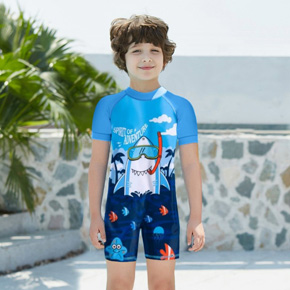 Bộ đồ bơi liền thân cá mập shark siêu ngầu cho bé trai 11-26kg. size 3-8 tương ứng bé 11-26kg </Br>
* Chất liệu vải thun polyester co dãn tốt, dày dặn, chống thấm nước, chuyên dụng cho đồ bơi </Br>
* Dạng liền thân tiện lợi cho bé học bơi, đi biển di bơi </Br>
* dây kéo xịn xò, hình in sắc nét . họa tiết cá mập baby shark dễ thương cho bé </Br>
* hàng cty Bonchop Viet nam
Bảng size tham khảo </Br>
3: 11-14kg </Br>
4: 14-16kg </Br>
5: 16-18kg </Br>
6: 18-20kg </Br>
7: 20-23kg </Br>
8: 23-26kg </Br>
9: 25-28kg </Br>
10: 28-31kg </Br>
11: 31-34kg </Br>
12: 34-36kg </Br>
13: 36-38kg </Br>
14: 38-40kg </Br>
15: 40-42kg </Br>
gia 155-175