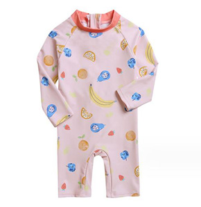 Bộ đồ bơi liền thân tay dài chống nắng họa tiết trái cây dễ thương bé gái nhỏ. size S, M, L cho bé 9-16kg </br>
Chất liệu thun polyester co dãn 4 chiều, mềm mại, chống thấm nước </br>
Bộ gồm 1 áo bơi tay dài, quần lửng 2 lớp kín đáo, tiện lợi, giữ ấm cho bé gái nhỏ </br>
Màu hồng phấn họa tiết trai cây dễ thương cho bé gái  nhỏ đi biển đi bơi </br>
bảng size tham khảo </br>
S: 9-11kg </br>
M: 12-14kg </br>
L  14-16kg </br>
7XL: 50-55kg