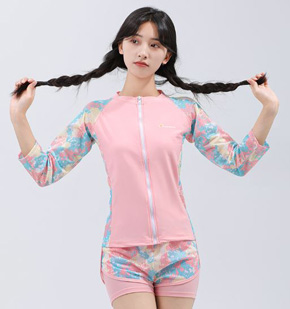 Bộ đồ bơi tay dài quần đùi 2 lớp chống nắng bé gái tuổi teen. size 4XL, 5XL, 6XL, 7XL cho bé gái 35-55kg </br>
Chất liệu thun polyester co dãn 4 chiều, mềm mại, chống thấm nước </br>
Bộ gồm 1 áo bơi co dây kéo trước ( tay dài hoac lửng tùy vào cánh tay bé) kết hợp cùng 1 quần đùi 2 lớp kín đáo, tiện lợi </br>
Màu hồng dâu phối lưới ngọt ngào cho bé gái , mẹ và bé mặc cặp đi biển đi bơi </br>
bảng size tham khảo </br>
4XL: 35-39kg </br>
5XL: 40-45kg </br>
6XL 45-50kg </br>
7XL: 50-55kg