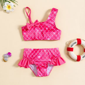 Đồ bơi  bikini 2 mảnh họa tiết tiên cá dễ thương cho bé gái nhỏ 9-13kg. size 90,100 tuong ứng bé 10-15kg </Br>
Chất liệu vải polyester mềm, co dãn , dày dặn,  không thấm nước </Br>
kiểu bikini 2 mảnh, họa tiết hồng vảy cá dễ thương cho bé gái nhỏ di biển đi bơi, cho bé những khung hình dễ thương và đẹp nhất, thu hút mọi ánh nhìn</Br>
bảng size tham khảo </Br>
80: 7-9kg </Br>
90: 9-12kg </Br>
100: 11-14kg