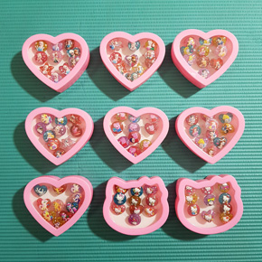Hộp quà tặng nhẫn đeo tay hoạt hình elsa, pony, công chúa, kitty, peppa kuromi cho sinh nhật bé gái. ***Sản phầm gồm 1 hộp nhựa và 10 nhẫn , thích hợp làm quà tặng cho bé gái nhân dịp sinh nhật, trung thu, giáng sinh, phần thưởng, lễ hội </Br>
***Hộp gồm nhiều nhẫn họa tiết elsa, pony, công chúa disney, bạch tuyết, kitty, heo peppa pig với nhiều hình dạng nhẫn khác nhau như hình tròn, hình tim, hình sao., nhiều màu sắc hồng, xanh, đỏ , tím, trắng, vàng.,, mà các bé yêu thích </Br>
Lưu ý khi chọn phân loại cho bé như sau : </Br>
-Elsa : hộp 10 nhẫn chủ đề công chúa elsa, anna hình dạng và mầu sắc ngẫu nhiên </Br>
- Pony: hộp 10 nhẫn chủ đề ngựa pony hình dạng và mầu sắc ngẫu nhiên </Br>
- công chúa: hộp 10 nhẫn chủ đề công chúa disney như tiên cá, tóc mây, bạch tuyết,,, hình dạng và mầu sắc ngẫu nhiên </Br>
- kittty; hộp 10 nhẫn chủ đề kitty hình dạng và mầu sắc ngẫu nhiên </Br>
- heo peppa : hộp 10 nhẫn chủ đề heo peppa hình dạng và mầu sắc ngẫu nhiên </Br>
- hỗn hợp: hộp 10 nhẫn chủ đề hỗn hợp elsa, pony, công chúa, kitty, peppa hình dạng và mầu sắc ngẫu nhiên </Br>