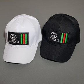 Nón kết thêu chữ nam nữ hoặc bé trai gái tuổi teen. freesize 10 tuổi đến người lớn, , vải kaki thêu chữ gu,cci 3 sọc, 2 màu đen trắng cá tinh </Br>
nón mũ không chỉ che mưa nắng mà còn là thời trang