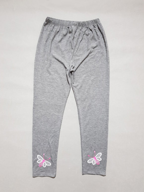quần legging dài bé gái thêu 2 bướm xinh size đại 30-53kg. size  S- XXL tương ứng bé 30-52kg, </Br>
* thun cotton dày vừa phải, 4 chiều, co dãn tốt, form quần ôm, </BR>
* Chân quần chạy rodai lượn sóng, thêu 2 chú buom xinh xắn cho con gái </BR>
Size tham khảo: </Br>
S: 30-34kg dài quần 73-74cm </Br>
M: 33-36kg. dài quần 75-76cm </Br>
L: 36-41kg: dài quần 77-78cm </Br>
XL: 41-47kg. dài quần 79-81cm </Br>
XXL: 47-51kg. dài quần 81-83cm
Giá 80-85k tùy size