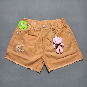 Quần shoprt kaki thun  mềm mại co dãn kèm gấu xinh cho bé gái 36-55kg. size 17-23 tương ung bé gái 36-55kg </Br>
Chất liệu kaki thun mềm mại, co dãn , lưng thun mềm, thích họp cho bé gái có bụng bự </bR>
From quan shopt, in gấu nhỏ, màu cà phê, kèm gấu xinh cho bé </Br>
Quan dễ kết hợp áo thun cho bé đi học đi chơi, đi đâu củng đẹp </Br>
Bảng size tham khảo </Br>
17: 36-39kg </Br>
18: 39-42kg </br>
19: 42-45kg </Br>
20: 45-48kg </Br>
21: 48-51kg </Br>
22: 51-53kg </Br>
23: 52-55kg