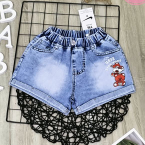 Quần short jean lật lai in gấu dễ thương cho bé gái. size 9-16 tương ứng 20-35kg </Br>
vải jean mềm, co dãn, màu jean wasr bạc, hình in gấu dễ thương cho bé gái </bR>
Quần dễ kết hợp cùng áo thun, áo sơ mi, đi hoc di chơi deu lịch sự </br>
Bảng size tham khảo </Br>
9: 18-20kg </br>
10: 20-23kg </Br>
11: 23-25kg </br>
12: 25-27kg </br>
13: 27-29kg </br>
14: 29-31kg </br>
15: 31-33kg </Br>
16: 33-36kg