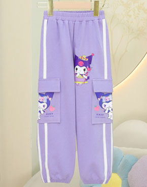 Quần thun cotton da cá mềm mát túi hộp kuromi  siêu dễ thương cho bé gái. size 120-150 cho bé gái 5-10 tuổi, 20-35kg </br>
Chất liệu thun cotton da cá 4 chiều, loại 1, mềm mát,đứng form quần </br>
Kiểu dáng túi hộp, in kumori melody hottrend, kèm thêm túi gấu dễ thương mà các bé yêu thich </br>
hàng Qc loại 1, bên ngoài màu đẹp hơn hình luôn ạ </br>
Bảng size tham khảo form quan ống bo dài, thích hợp cho các bé ốm cao, chân dài, bé tròn thì trừ hao 1 size ạ </Br>
120: 20-24kg, cao 1.1-1,2m </br>
130: 24-27kg cao, 1,2-1,3m </br>
140: 27-30kg cao 1,3-1.4m </Br>
150: 31-36kg cao 1,35-1.45m
