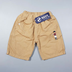 Quần lửng kaki lưng thun mềm thêu gấu cho bé trai nhỏ. size 7-17 tuong ứng bé trai 10-25kg </br>
Chất liệu kaki mềm, co dãn nhẹ, lưng thun mềm cho bé trai nhỏ </br>
Thêu gấu dễ thương, quần dễ kết hợp áo cho bé </br>
bảng size tham khảo </br>
7: 10-12kg  </br>
8: 12-13kg </br>
9: 13-15kg </br>
10: 14-16kg </br>
11: 16-17kg </br>
12: 17-19kg </br>
13: 19-21kg </br>
14: 20-22kg </br>
15: 22-24kg </br>
16: 23-25kg </br>
17: 24-26kg
