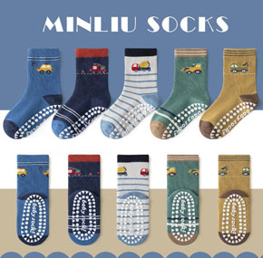 Combo 5 đôi vớ cotton cổ cao dày dặn chống trượt hoạt hình xe hơi giữ ấm cho bé. chất liệu len cotton dày dặn, co dãn tốt, ấm áp, giữ ấm chân, đế chống trượt, hoa tiết xe hơi xe cần cẩu xe công trìnnh mà các bé yêu thích, vớ dạng cổ cao qua mắt cá  </br>
Có 3 size  S,M,L,  cho bé từ 1-8 tuổi </Br>
bảng size tham khảo </br>
S: 12-14cm, tuong ứng guay 21-24, bé 1-3 tuổi </Br>
M: 14-16cm, tuong ứng giày bé 25-28, bé 3-5 tuổi </br>
L: 17-19cm, tuong ứng giày bé 29-32, bé 5-8 tuổi </br>

gia 5 doi 140k, lẻ 1 doi bat kỳ 35k </br>
Thuong hiệu Minliu sock